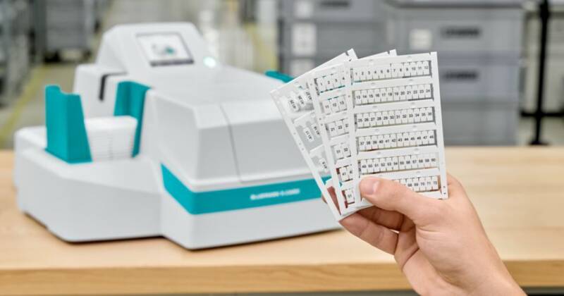 BLUEMARK E.CARD - Efficient marking of cards with the innovative UV inkjet printer: Phoenix Contact